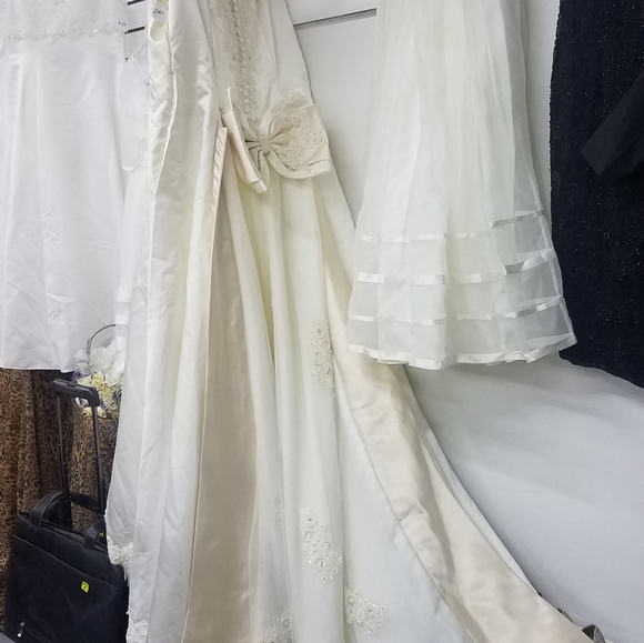 Home decor and more - Picture 13 of 16